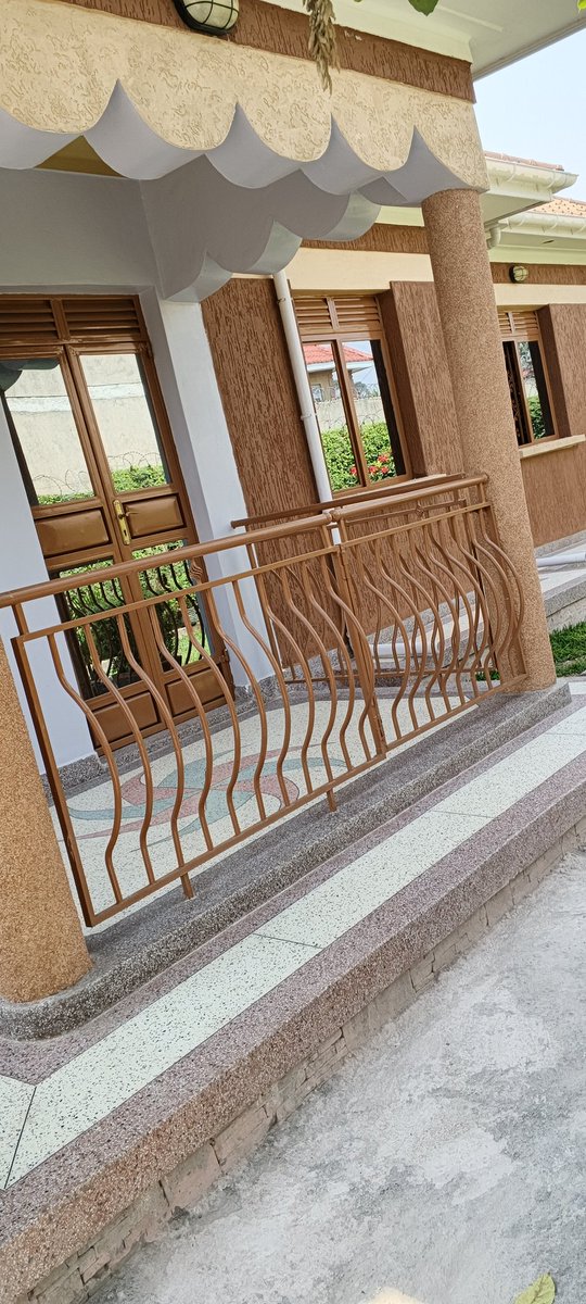 ronald_ron14's tweet photo. Follow ARK TILES AND TERRAZO INTERIOR DESIGNERS for your quality flooring options, interior and exterior painting 🎨. Interior designing And wall molding decors https://t.co/MHuaIl14Sj