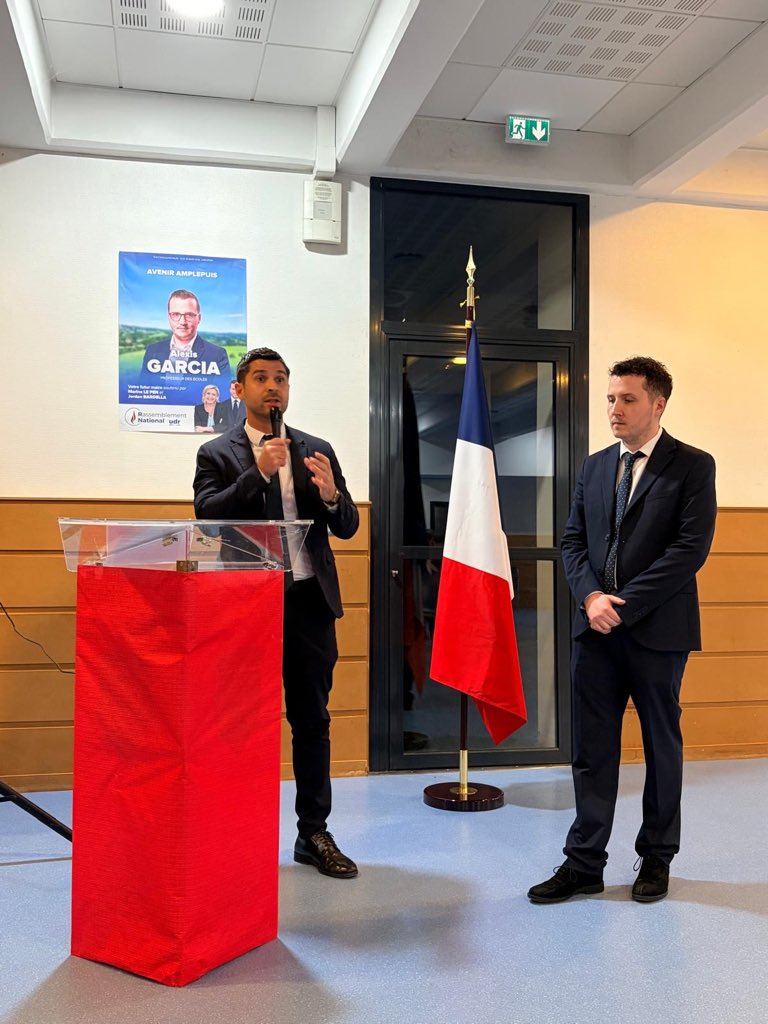 JonathanGery_AN's tweet photo. À #Amplepuis hier soir pour soutenir notre candidat @alexis_garcia4 aux municipales, avec ma collègue députée @Tiffany_Joncour.
L’alternance commence les 15 et 22 mars prochains ! 🇫🇷

#Municipales2026 https://t.co/1B79UiCYLg
