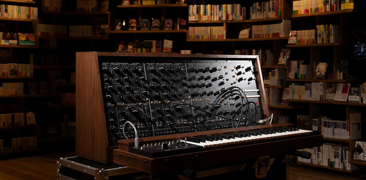 1484_shinjuku's tweet photo. 伝説の復活、再び！
KORG PS-3300が限定再復活！当店には1台のみ、2026年7月に入荷予定です。ご予約受付中！

1977〜81年に約50台のみ製造された伝説の名機を、オリジナル設計者・三枝文夫監修のもと再構築。唯一無二の瑞々しいサウンドが現代に蘇ります。
#vintagesynth #キーボードマート新宿 https://t.co/7r5f8Edihp