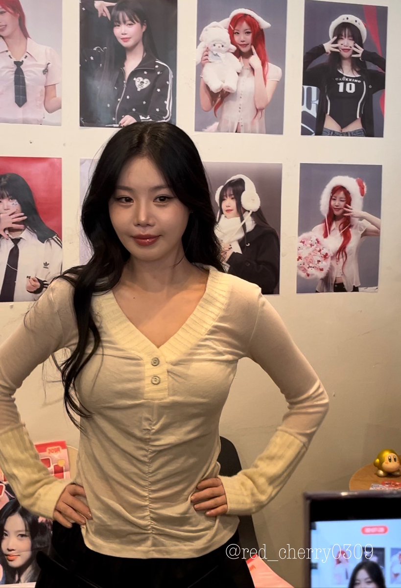 red_cherry0309's tweet photo. 아니 다시 봐도 너무 예뻐..
만날 수 있었어서 행복했어요

#수진 #SOOJIN https://t.co/7X495g5qIX