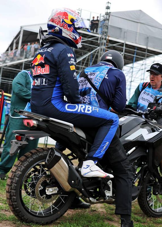 mxverschaos's tweet photo. P4 🤝🏻 P5                            going to MotoGP https://t.co/V0zY1eOJEW