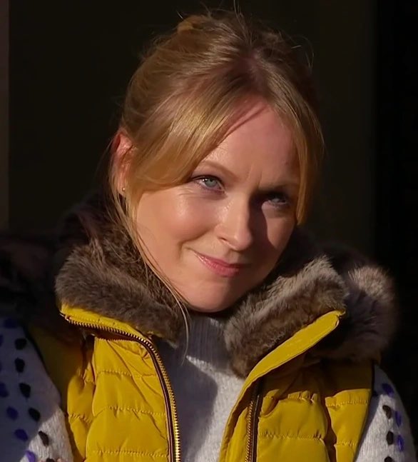 mrs dingle tweet media