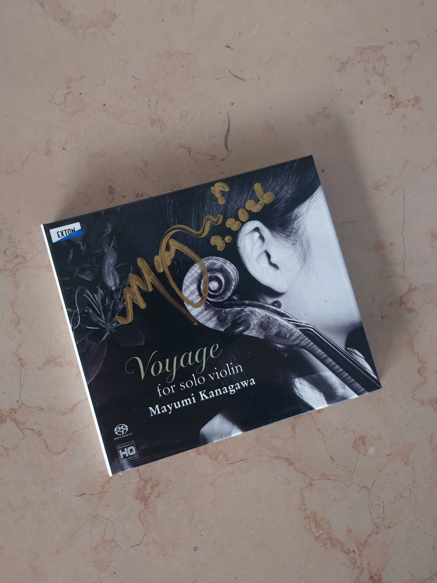 今日は金川真弓さんのバッハ無伴奏を聴きに行きました。とっても繊細なコントロールで素晴らしかったです、サインもいただけて幸せっ