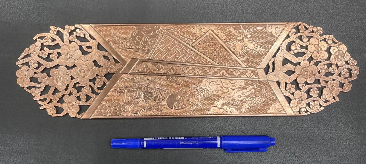 作業場裏の梅が綺麗なので、梅の作品を！

熨斗彫金具　以前に二条城の釘隠しに用いられている金具を参考にして作りました〜
あんなに上等ではありませんが😅
