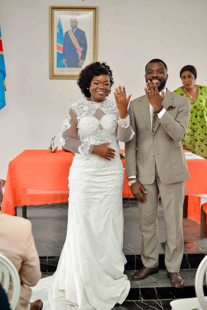 Ghislainkibanc1's tweet image. Hello la communauté X 👋
Ils viennent de se dire oui devant l’état civil. Joignez-vous à moi pour leur adresser vos meilleurs vœux de bonheur, d’amour et de réussite dans leur mariage. 💍❤️ @chauffeur243 @Nevesbabe @lofoliemmanuel @jlkambala @ngalulajenny81 @leParrainRDC