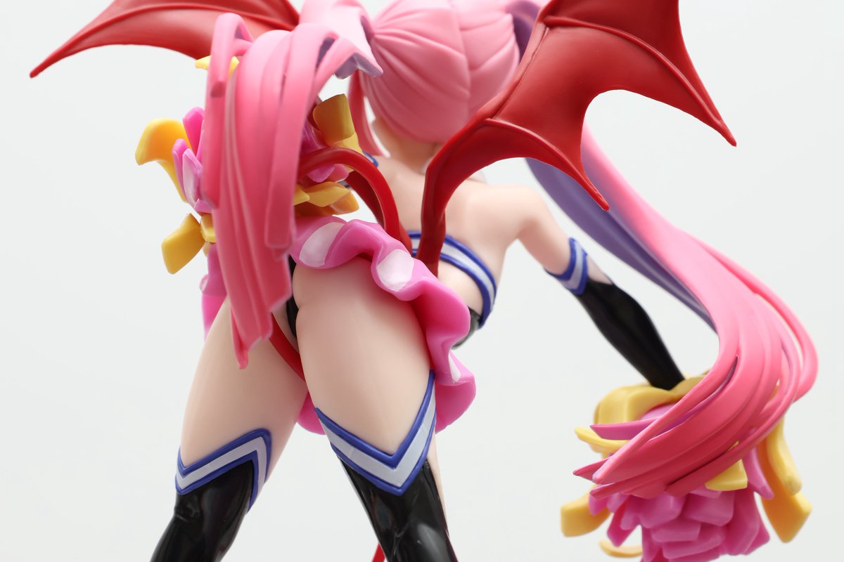 しかし原型は本当に素晴らしい…この原型で1/6スケールくらいで完成品フィギュアとして出してほしい 