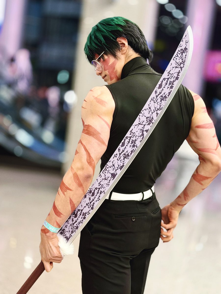 크로우 tweet media