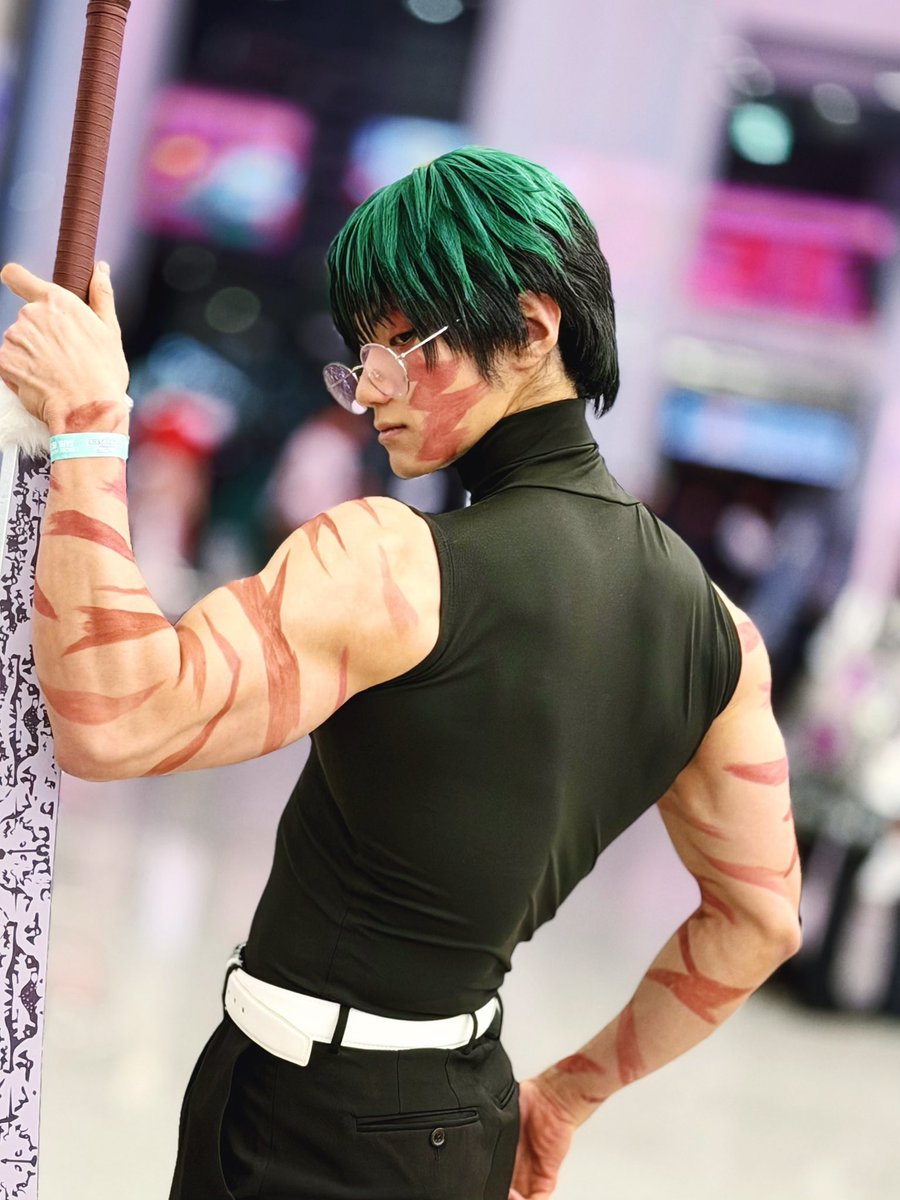 크로우 tweet media