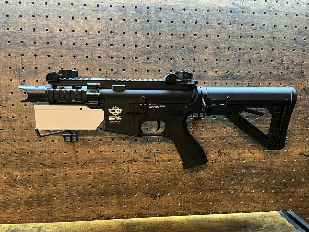 D_GUNARMORY's tweet image. お世話になります。D-sanです✨
SFA様のブランド、ATELIER RAI製の試作パーツを頂きました🫡現在販売中の電動ハンドガン用バッテリーケースを拡大、再設計したミニSサイズのレール取付型バッテリーケース😆✨カスタムの幅が広がります👍製品化が楽しみです😍
＃SFA #ATELIERRAI #バッテリーケース