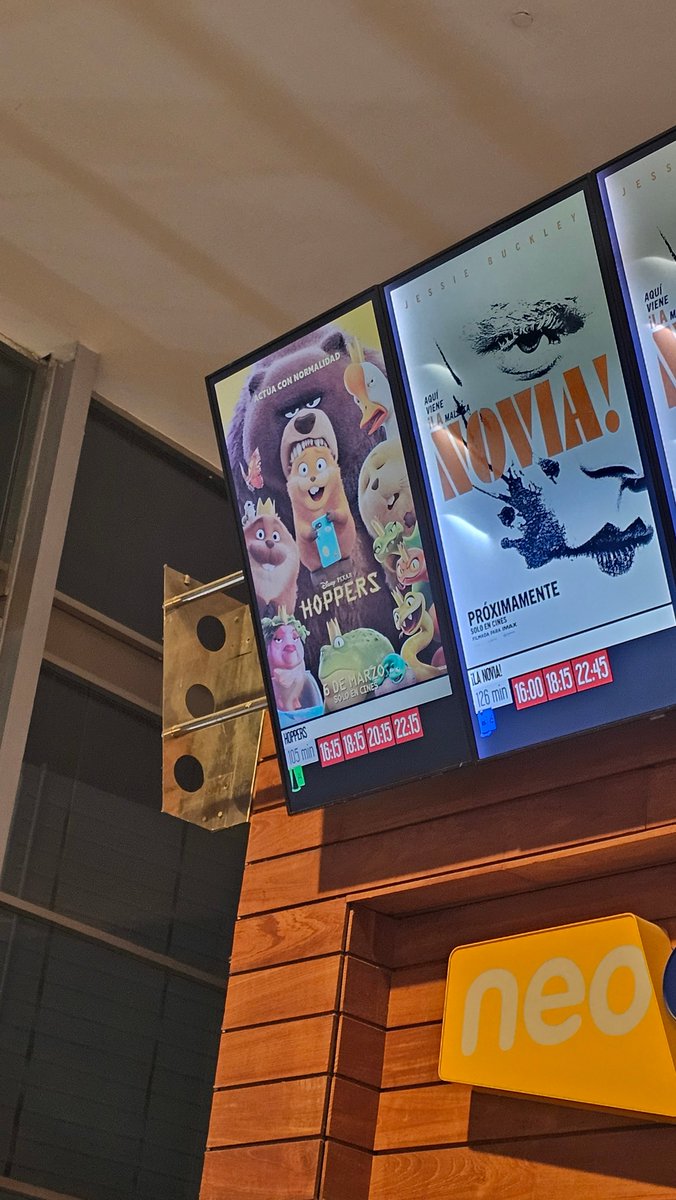 Piolobuno's tweet photo. Ayer fui a ver #hoppers 🦫🦎🐻 de @Pixar con @francisco11221 y @ x.sam_18.x una película buenísima 🤩, nos esperábamos algo más infantil pero nooo 😂. Y luego cenamos con Salva, una noche para repetirla 🥰.

#piolobuno #peli #peliculas #pixar #peli #peliculas #parati #foryou #fyp https://t.co/J4nRemDdRo