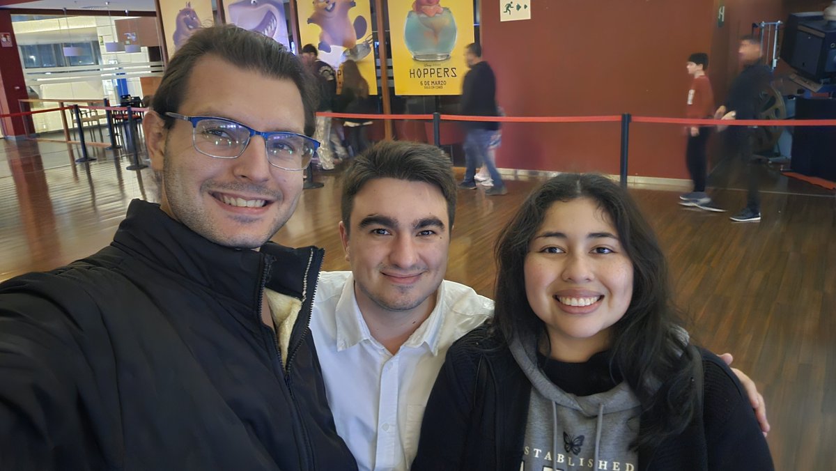 Piolobuno's tweet photo. Ayer fui a ver #hoppers 🦫🦎🐻 de @Pixar con @francisco11221 y @ x.sam_18.x una película buenísima 🤩, nos esperábamos algo más infantil pero nooo 😂. Y luego cenamos con Salva, una noche para repetirla 🥰.

#piolobuno #peli #peliculas #pixar #peli #peliculas #parati #foryou #fyp https://t.co/J4nRemDdRo