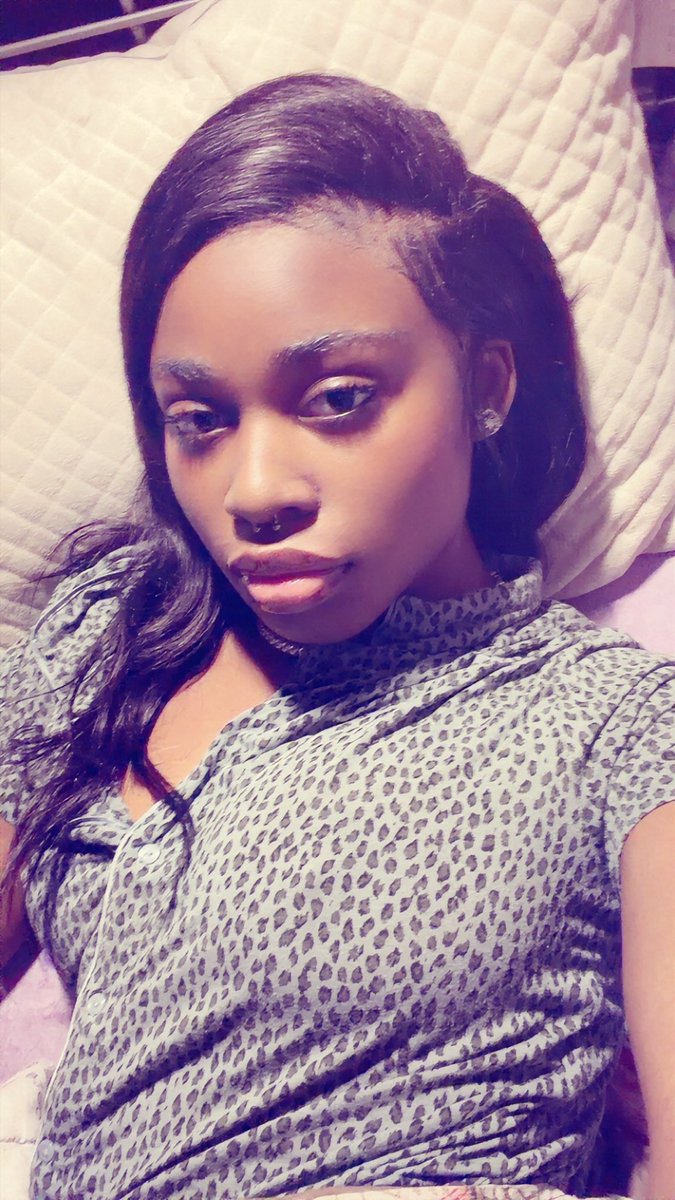 Doloskv's tweet photo. Life in my bed https://t.co/Zk28jOl7sD