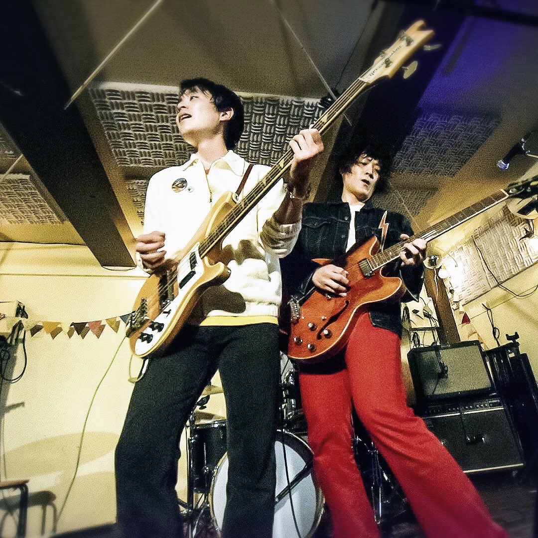 theforevers1's tweet photo. 🆕2026/04/15(Wed)
🔊下北沢CLUB Que
🎸THE FOREVERS
🎸The Chinny Chins
🎸Dirty Rogues

🎫Que店頭 [16:00～21:00] 3/9～
🎫LivePocket [https://t.co/CfDNTK1M7s] 3/10 10:00～

https://t.co/Y76rouwsUl https://t.co/71tpxySVX9