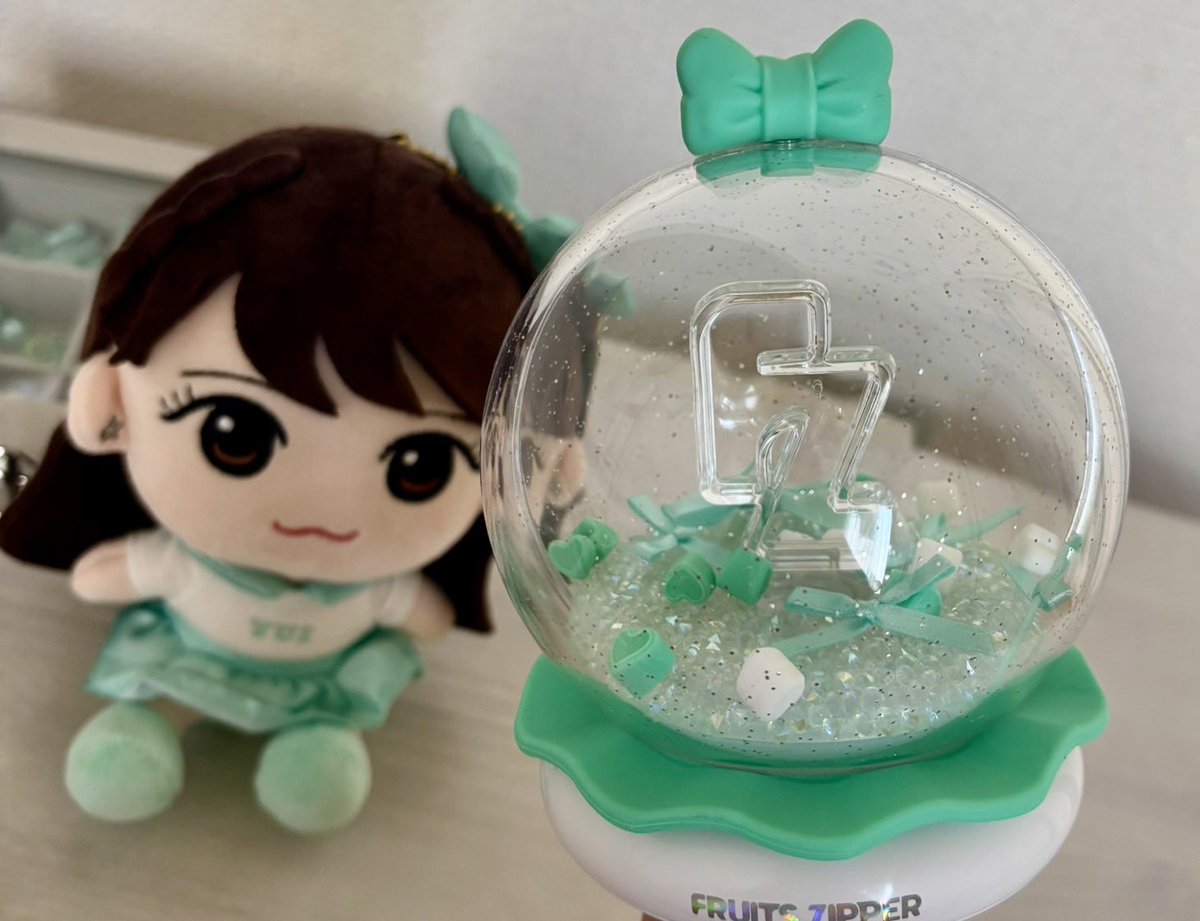 今日は一日中ペンライトを優衣ちゃんの愛を出すために改造して可愛く