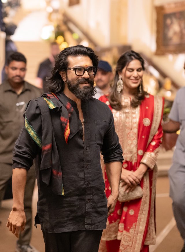 CharanR12520030's tweet image. #Mega 🔥🔥🔥🔥

#MegastarChiranjeevi #PawanKalyan #RamCharan