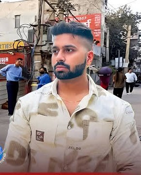 नाम - तरुण खटीक 
जाति - खटीक 
धर्म - हिंदू 

"इनकी हत्या मुस्लिम धर्म के कुछ लोगों के द्वारा की गई है"

लेकिन इनके लिए कोई आवाज नहीं उठा रहा है?

कहां है बजरंग दल 
कहां है हिंदू युवा वाहिनी 
कहां है Abvp 
कहां है अन्य हिंदू संगठन 
कहां हिंदू रक्षा दल 
कहां है भगवा रक्षा दल 
कहां