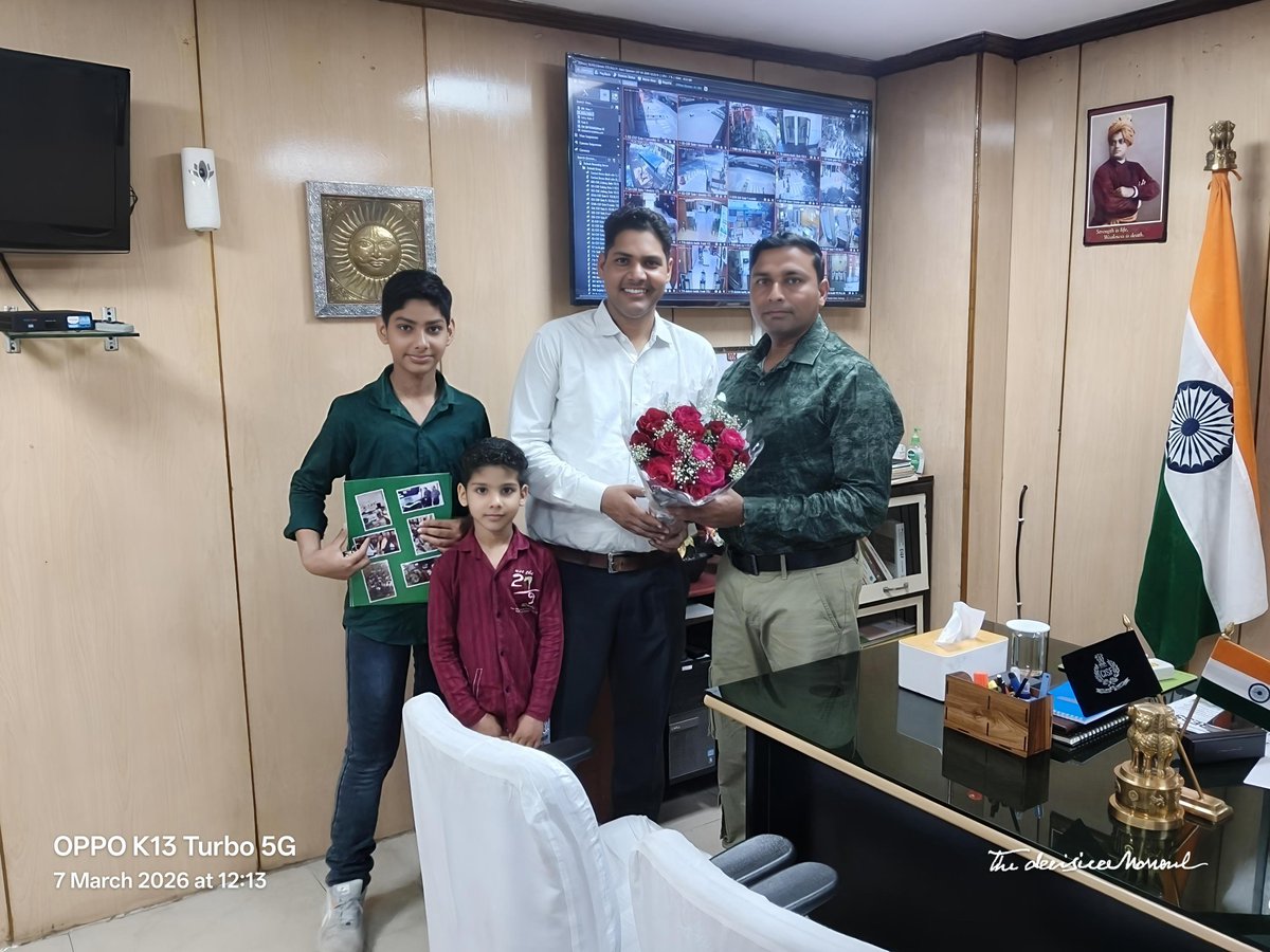 imjktomar's tweet photo. आईओसीएल मथुरा रिफाइनरी स्थित सीआईएसफ यूनिट पर कमांडेंट डॉ. श्री नीरज भारती जी से प्रेरणादायी और सौहार्दपूर्ण मुलाकात हुई। 🇮🇳🙏
.
.
.
.
.
.
.
.
.
.
.
.
.
.
#imjktomar #imjktomarofficial #advjitendrasinghtomar #mathuravrindavan #IndianOilCorporationLimited #refinery #cisf #friends https://t.co/yjMacch1yH