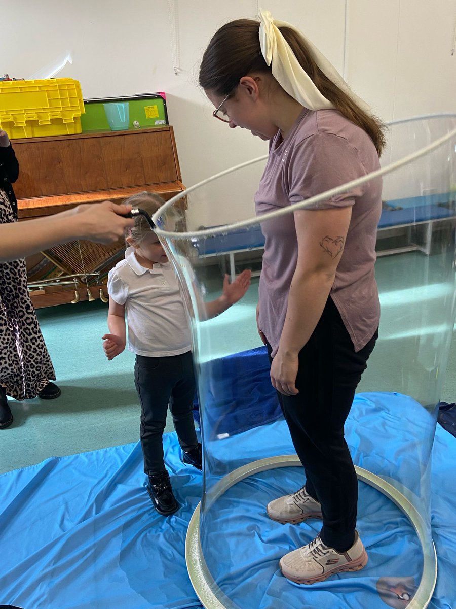 stjosephskly's tweet photo. Spark2 science workshop was amazing. Bubble fun was the best! #SJKHazelClass #SJKScience https://t.co/vzxhjD4Zy3
