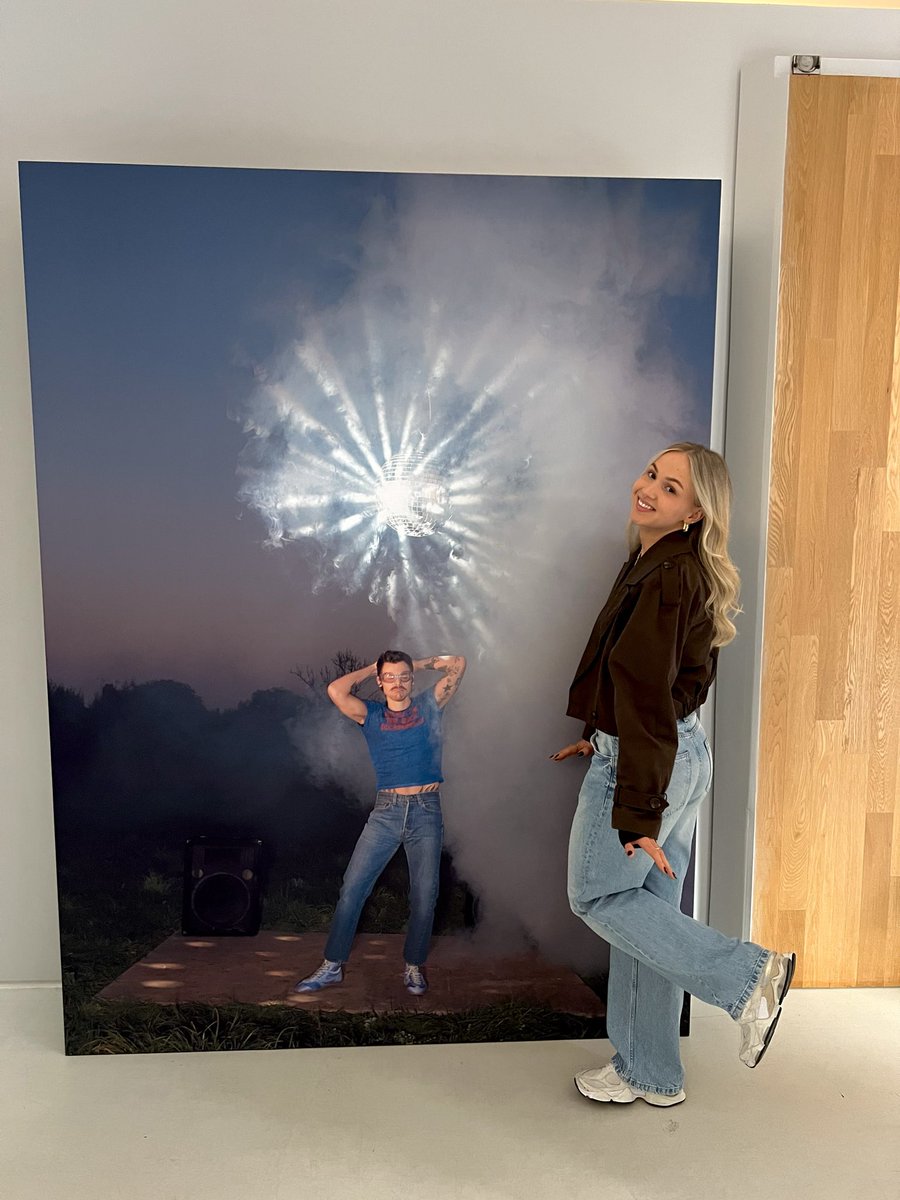 mel 🪐 tweet media