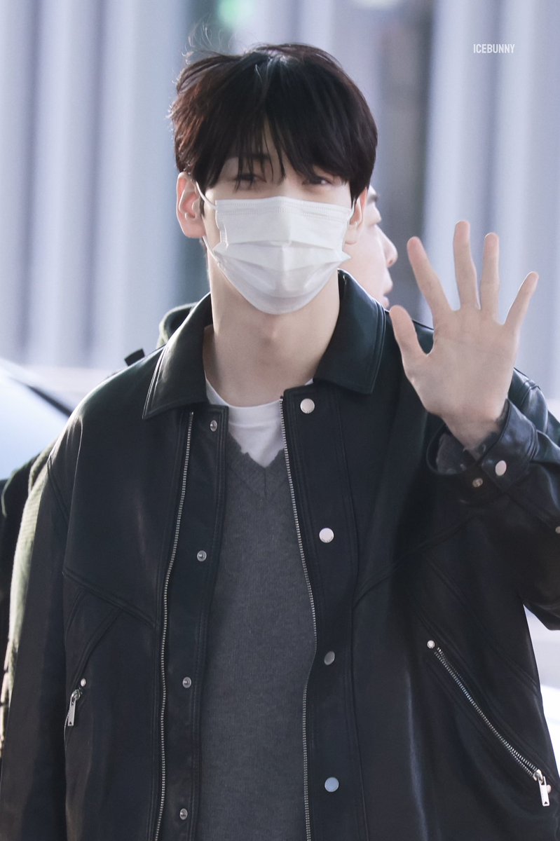 ICEBUNNY1205 tweet media