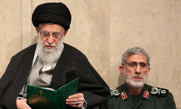 Bayangin sj sedekat ini dia dgn alm khameini. Ternyata ismail qaeni agen mossad. Dia yg bocorin dimana khameni berada sampai wafat di bom israel. Benar kata pepatah : penghianat dtg dr orang terdekat disekitarmu.