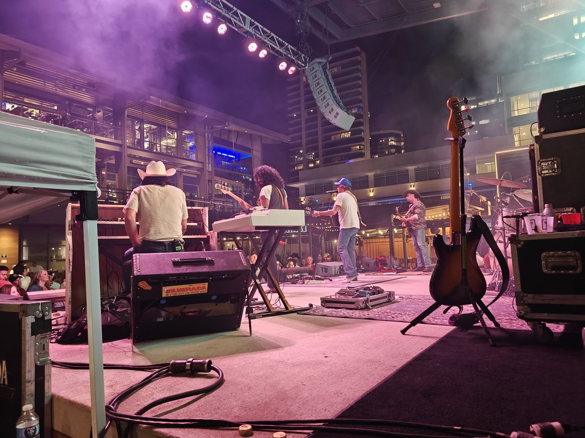 Brunzwick tweet media