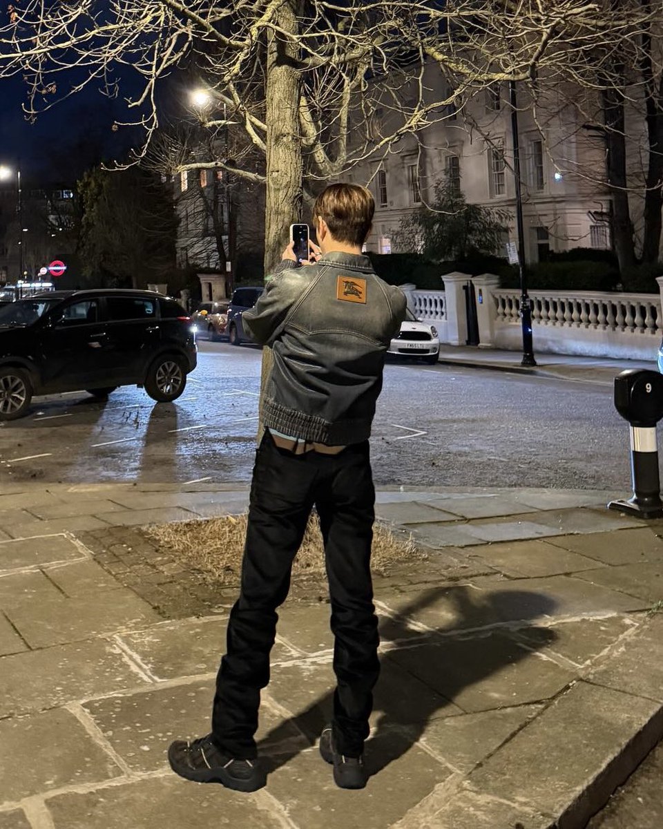 승민이 다리 길고 비율 장난 아니게 나온 전신 사진들이 좋음