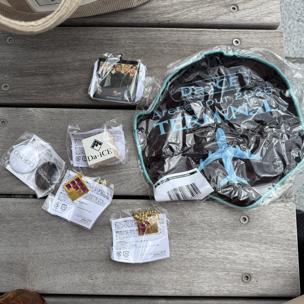 カプセルトイ交換 (譲)画像参照 (求) 飛行機キーホルダー岩岡、工藤