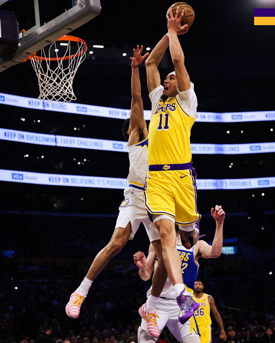 Lakers's tweet photo. How did Jaxson finish this 🤯 https://t.co/hjYCK277ky