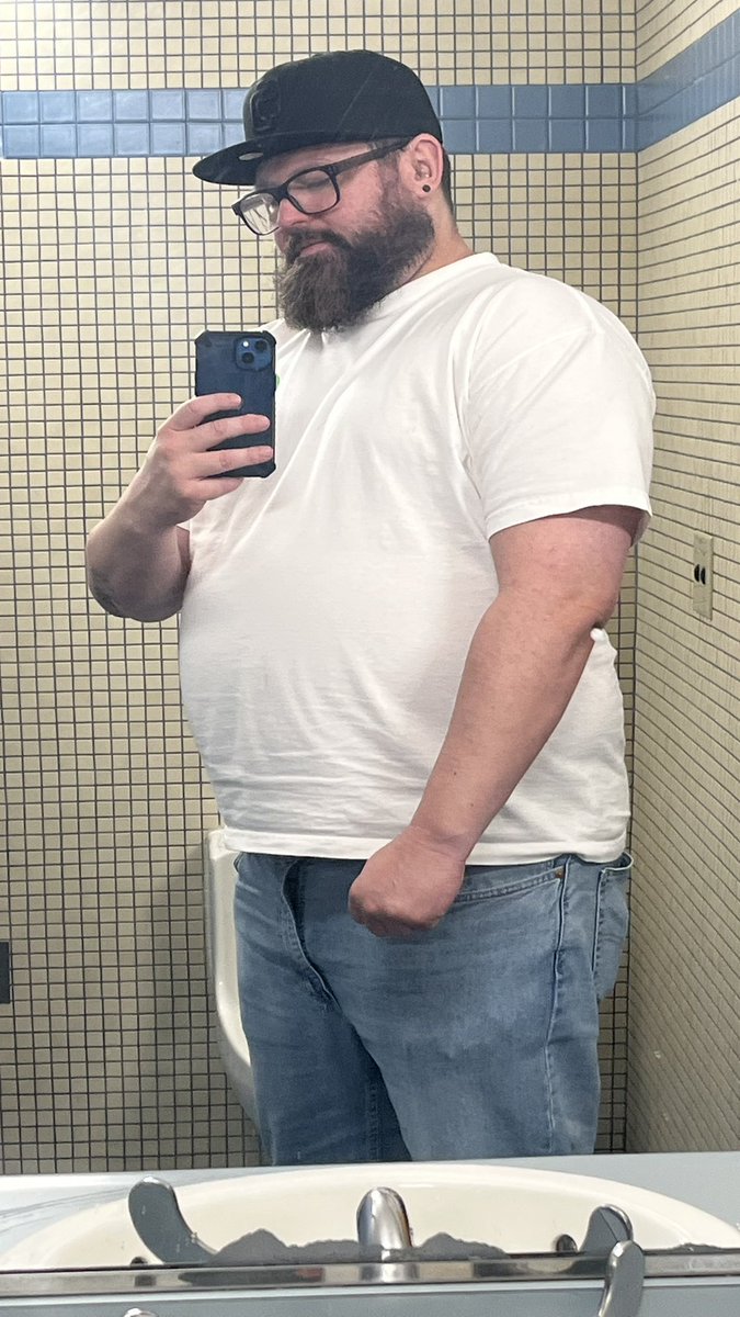 howiesky's tweet photo. Restroom fotos 🥸 https://t.co/IJ6lh9xlOd