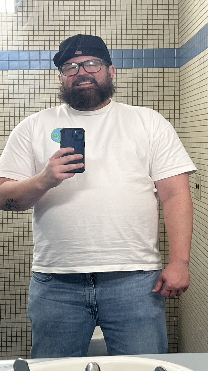 howiesky's tweet photo. Restroom fotos 🥸 https://t.co/IJ6lh9xlOd