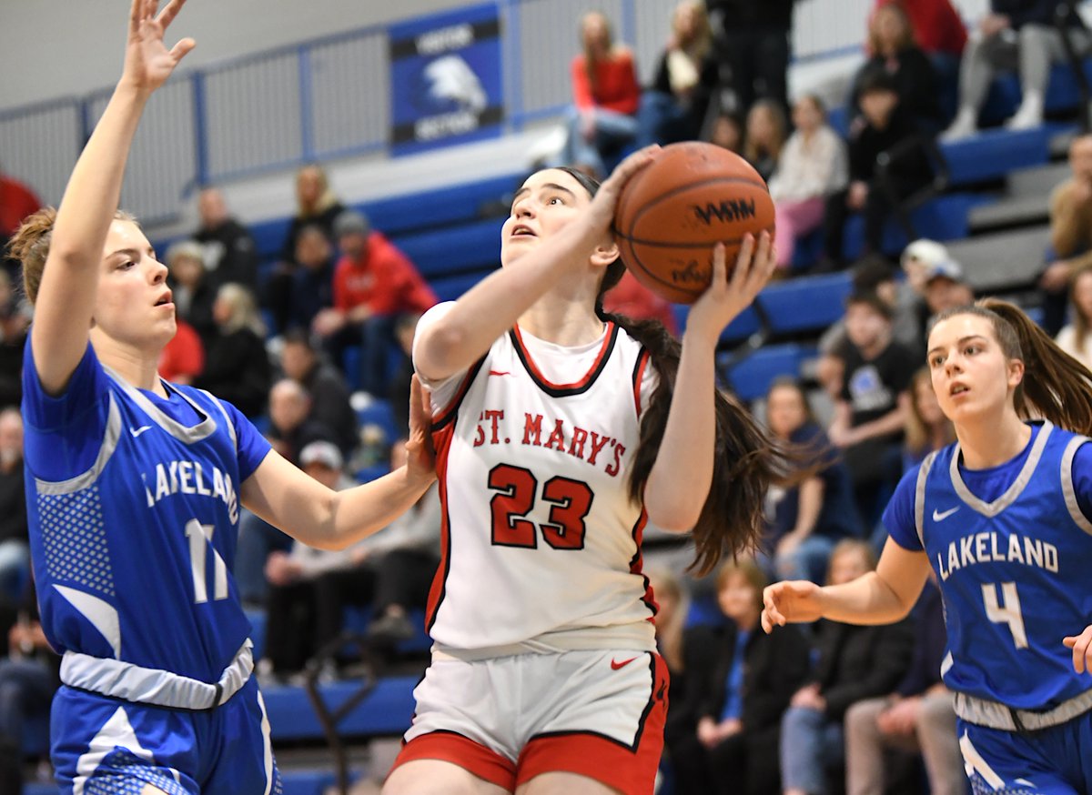 GIRLS BASKETBALL: No revenge? No problem. No. 8 <a href="/OLSMGirlsBBall/">St. Mary's Girls Basketball</a> handles business against <a href="/LakelandGBBall/">LHS Girls Basketball</a> to claim first D1 district title >> bit.ly/40ObfAj

<a href="/LakelandLHS/">Lakeland High School (LHS)</a> <a href="/LHSeagle4sports/">Lakeland Athletics</a>