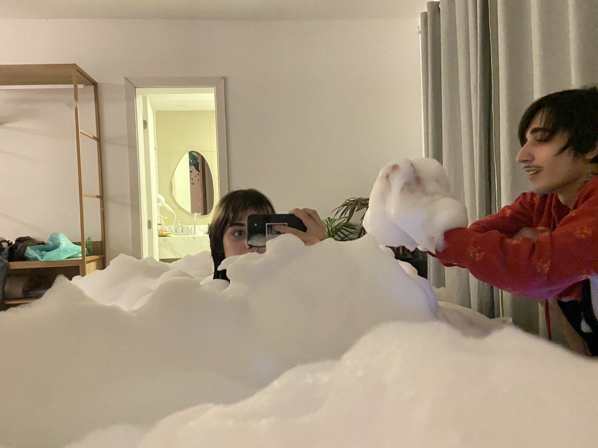 chloe 👑 tweet media