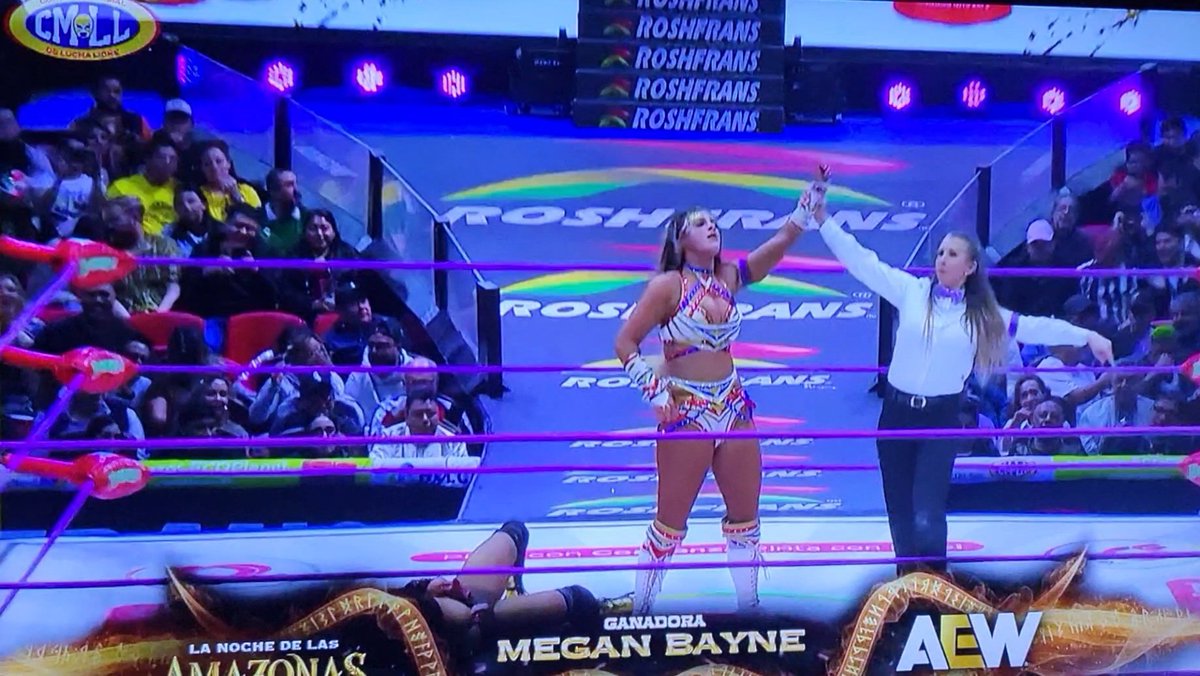 leo_zakari's tweet photo. Megan wins a hard-fought battle with Olympia in her Arena Mexico debut!
#MeganBayne #Megasus
#ViernesEspectacularCMLL
#CMLL #AEW https://t.co/Kec0VSaVWo