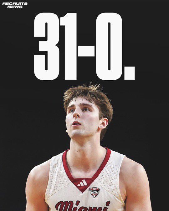 CBKReport's tweet photo. THE MIAMI OHIO REDHAWKS HAVE DONE THE UNTHINKABLE. 

31-0. UNDEFEATED REGULAR SEASON.

A MAGICAL RUN ✨ https://t.co/qUfUS9quds