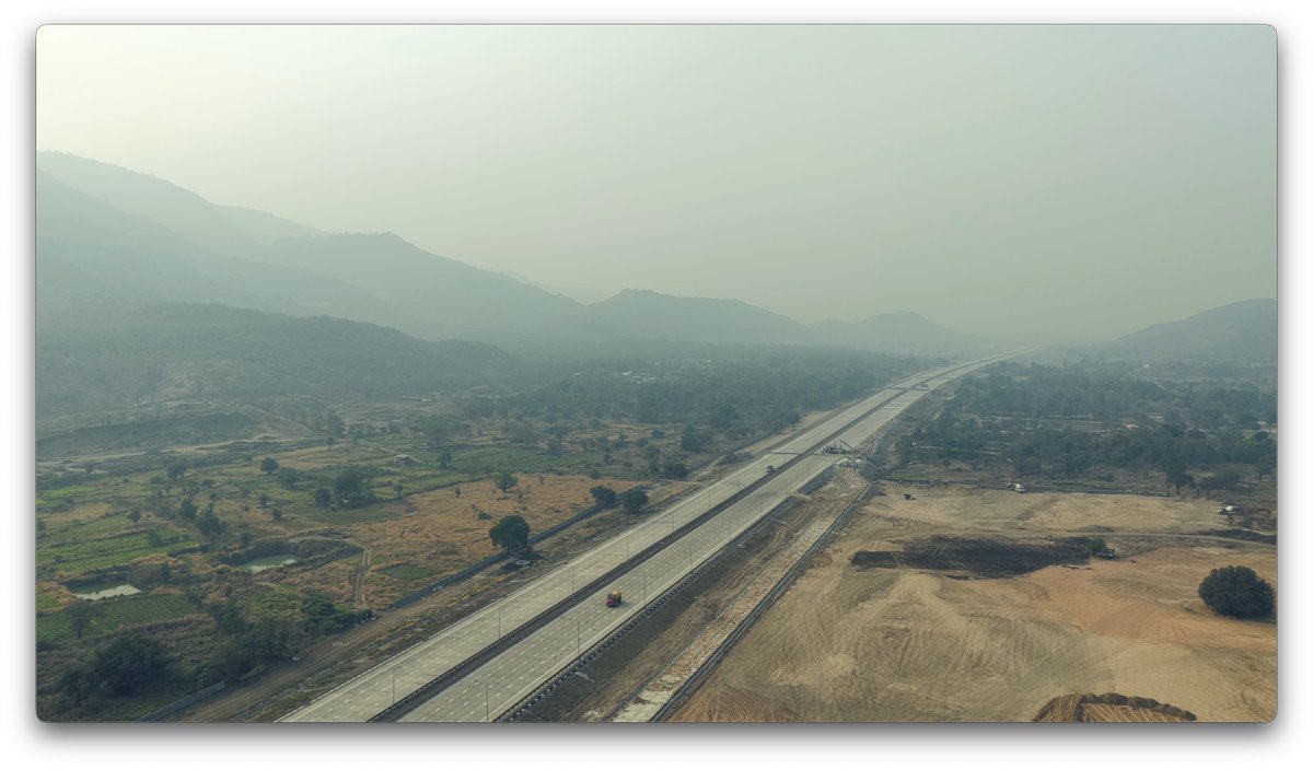 dronemanYT's tweet photo. Delhi-Mumbai Expressway
Virar-JNPT SPUR, Package-15
Except the Vadape Interchange this 23 km package is almost completed.

Full Video - https://t.co/O6PjQcTcjm https://t.co/NmueoSS7An
