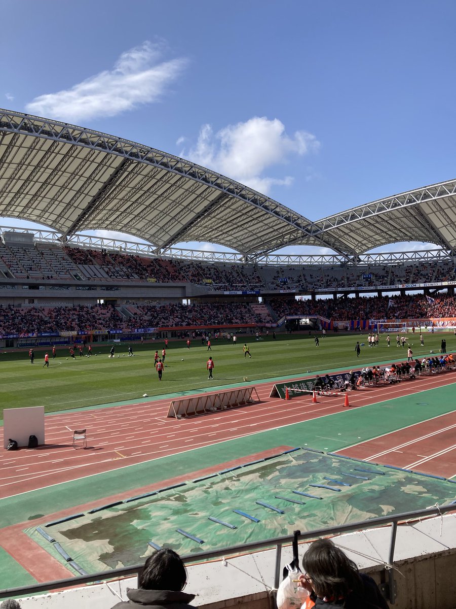 ここから！今日はNではなく20歳記念のチケットでEの方で🔥
やっぱビッグスワン最高🔥勝ちましょ！
 #albirex