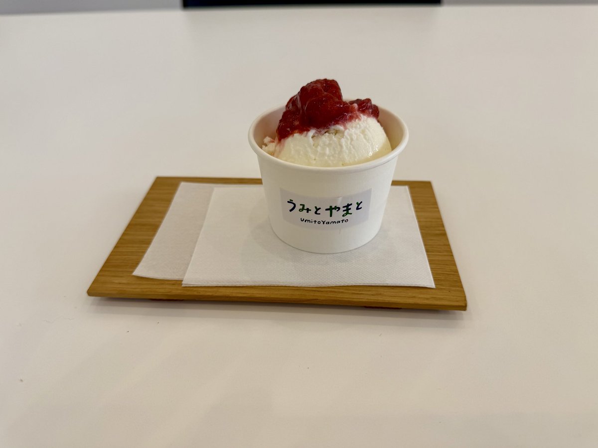 とらら tweet media