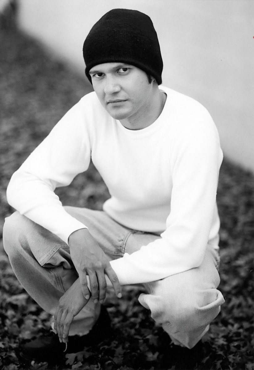 neildmonte's tweet image. #fbf #FlashbackFriday Startin' out back in '93 or so, when black and white was standard. #raythereroucher #headshots @sagaftra @ActorsAccess @CastingNetworks @thepeoplenet_