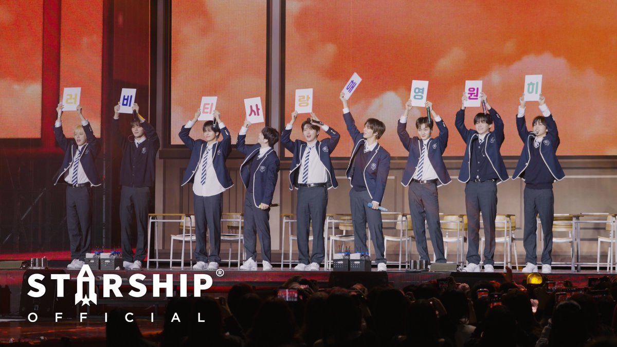 CRAVITYstarship's tweet photo. [🎥]
𝗜𝘁'𝘀 𝟵 𝗼'𝗰𝗹𝗼𝗰𝗸 @ 2026 CRAVITY FAN-CON 'VITY FESTA'
⠀
▶ https://t.co/VllFChvyZy
⠀
#CRAVITY #크래비티
#VITYFESTA https://t.co/gJE0r6nI3W