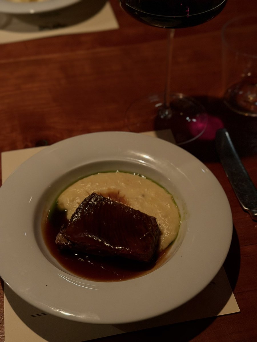niclasernst's tweet photo. Thanks, New York. Dinner brought to you by @permanent. So good seeing everyone, truly a special crowd. Food was good, too. https://t.co/b2wnEtj17x