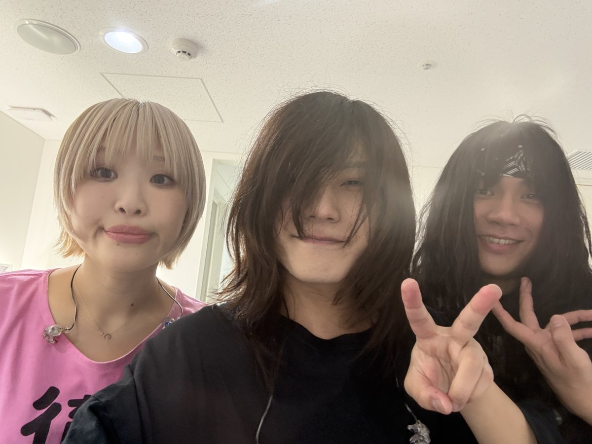 26.3.7 #ハロアリ
1.あつまれ！パーティーピーポー
2.ええがな
3.メロコアバンドのアルバムの3曲目ぐらいによく収録されている感じの曲
4.癒着☆NIGHT
5.ハッピーウェディング前ソング
6.すこ。
7.PAC-MANISM
8.Tank-top of the world
9.無線LANばり便利
10. NO MONEY DANCE
11.かわE