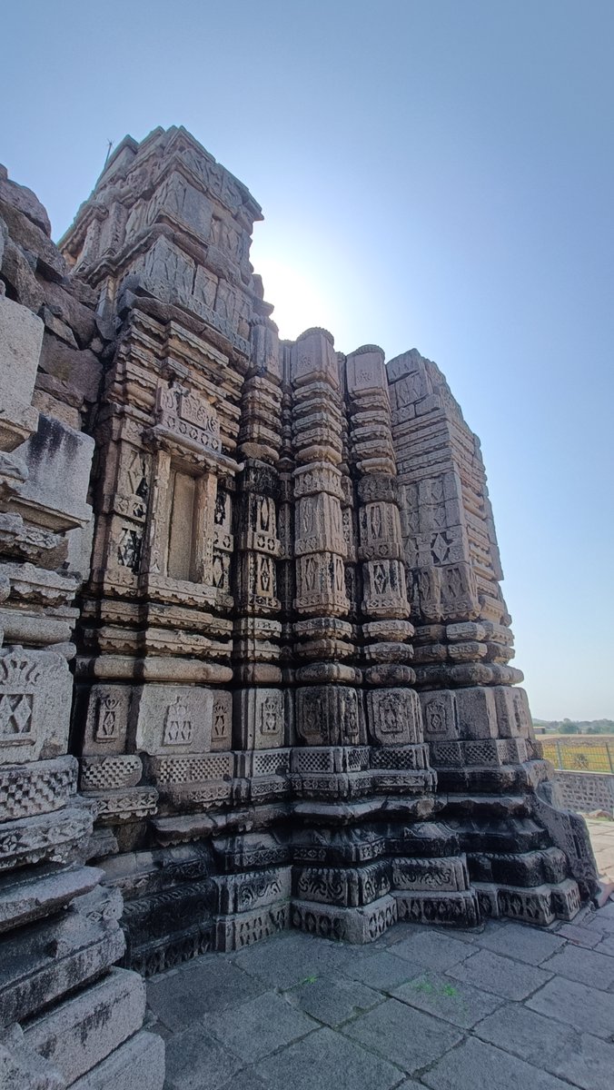 RahulPhoto74736's tweet photo. A Morning in Mahoba. 🌅🏛️
My heritage is my pride. Explore the latest addition to my collection.
🔗 Available on OpenSea: https://t.co/WkbG8WJqX5
#GoodMorning #CelestialCeiling #HeritageIndia #AncientArchitecture #NFTPhotography #Charkhari #OnePlusNordCE2 https://t.co/rnU38lAlTd