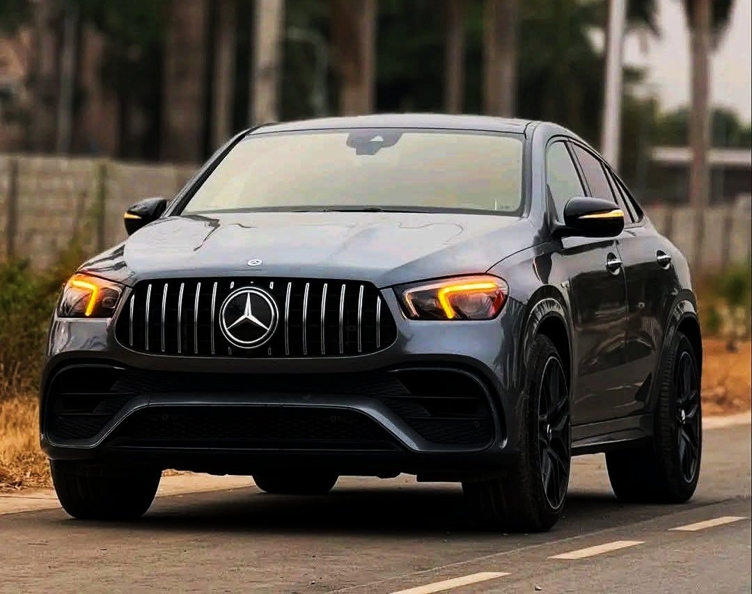 DriveNowUg's tweet image. Weekend is here, what's are your plans?

&amp;gt; Shopping   
&amp;gt; Partying   
&amp;gt; Hang outs 
&amp;gt; Your Wedding  
&amp;gt; Photo shoots 
&amp;gt; Cinema 

Here to drop you off to any destination.

#HireNow