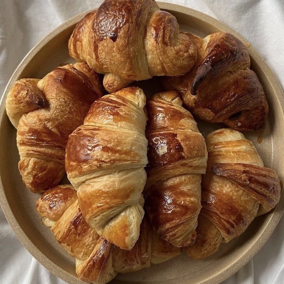 소금빵 vs 크로와상

둘중하나만고르라면?.....