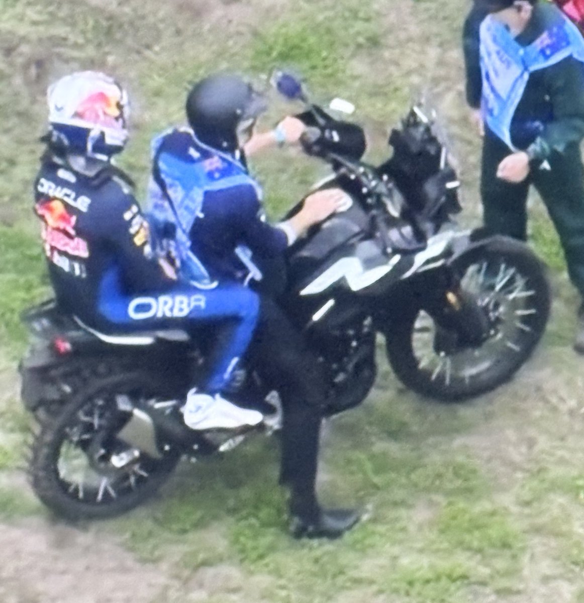 verstappen sale a clasificar en moto 👍✅