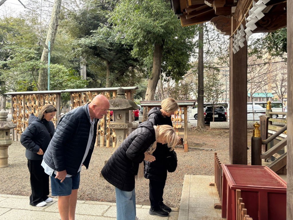 TeamAusBaseball's tweet image. オーストラリア代表の選手たちの家族が昨日、府中を訪れました。日本にいる間、チームがどんな場所で生活しているのかを見るためです。
みんなとても気に入ってくれました！🇦🇺🇯🇵

Some of the Australian players’ families visited Fuchu yesterday to see where Team Australia lives when in Japan.