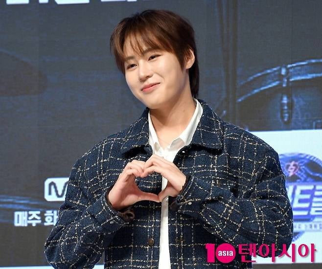 tenasia_'s tweet photo. #HaSungWoon Tops Poll as Most Desirable Male K-pop Idol to Confess to on White Day! 🍬💌 #TENChart #Tenasia #FanVote #KPop https://t.co/aeHrSkSm9I