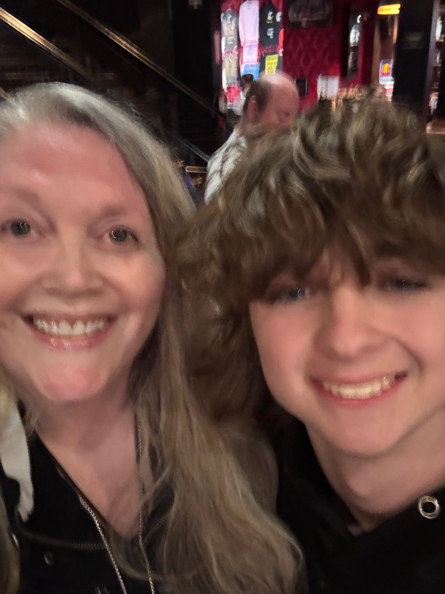 BossyLadySunday's tweet photo. Looooove going to concerts, big &amp; small, with my favorite person (my 14 year old son Finn)!
This is his 6th show!
Badflower is coming on any minute! LFG!!!!!
@Badflower #Badflower #Concerts #LiveShows #RockAndRoll #AltRock
#MusicSavesLives https://t.co/p44zHsFSKg