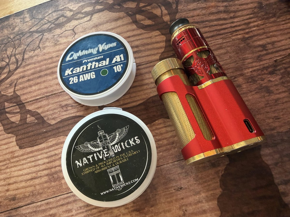 CTHRAG_YASKA's tweet image. 今日は、これを組み立てますよ！

あー！
SS316Lで組むつもりだったのに、カンタルしか無い………_(:3 」∠)_

#vape
#MECHLYFE 
#PARAMOUR
#Vapefly 
#Brunhilde_RTA